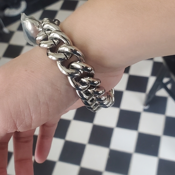 Chico's Chunky Chain Heart Necklace NWT - Picture 6 of 6